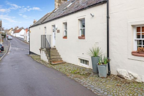 Whinstone Holiday Home in Falkland
